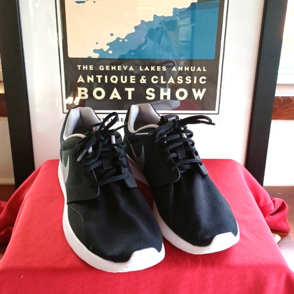 WOMEN'S NIKE SHOES